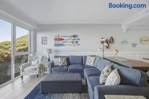 Oceanfront Condo King Suite & Pet-Friendly Stay - Image 3