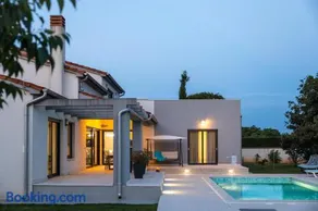 Beautiful villa Eva with private pool near the beach - Image 2