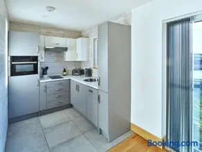 Red Watch Apartment - Image 4