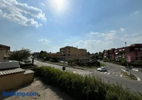 1 Dolce Vita Milano-Monza Apartment - Image 4