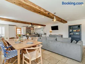 3 Bed in Harrogate oc-91269 - Image 2