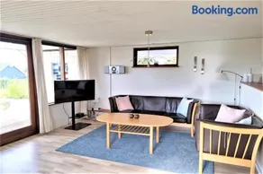 Cosy Holiday House Near Child Friendly Beach - Image 3