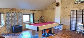 Maison spacieuse à Bertignat avec jardin et espace jeux, - Image 3