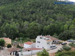Casa con jardín, terraza e internet de alta velocidad | Vistas a la ciudad | Adaptada para teletrabajar - Image 5