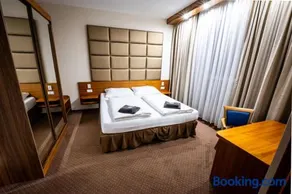Hotel Opava - free parking - Image 1