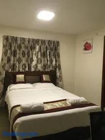 Iris Comfort Inn - Image 4