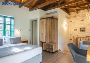 MAKRIS Papigo Luxury suites - Image 4