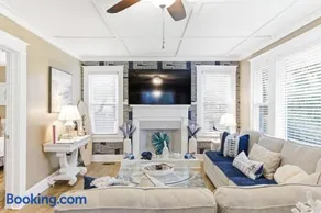 Happy Place- Midtown, Pet-Friendly, close to beach - Image 3