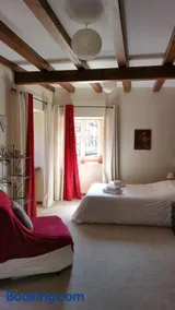 Chambres touristiques La Cour Des Hôtes - Image 1
