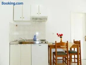 ARISTON APARTMENTS - Image 2