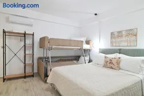 Platanos Luxury Rooms - Image 1