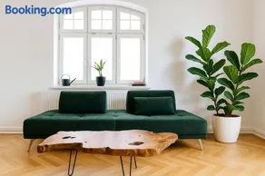 Denkmalgeschützte große Boheme Altbauwohnung in Citylage - Image 1