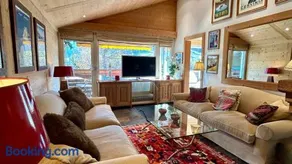 Swiss Alps Delight-Cozy High Style Luxurious Flat - Image 2