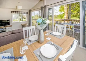 Hawthorn Glen Lodges - Image 4