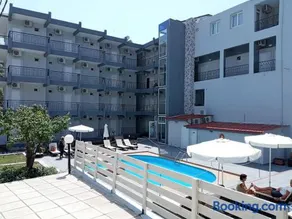 Golden Beach Hotel - Image 1