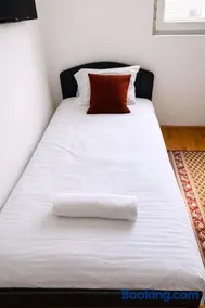 Alice's Home - Image 4