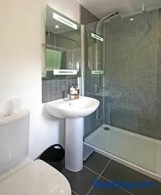Suncot Apartment - Image 4