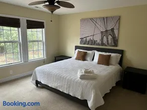 Royal Pines - Image 4