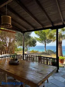 Danae's holiday home - Image 1