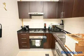 Mangrove Bliss Cozy 2BR Apartment in Al Reem Island - Image 5