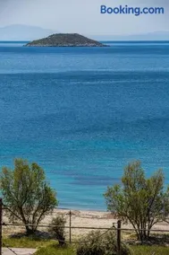 Lilian Beachfront Apartments - Image 2
