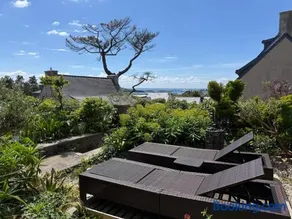 Family home with sea view - Image 1