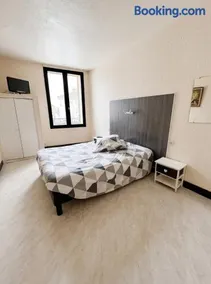 Appartement accueillant à Néris-les-Bains - 35 m², terrasse agréable - Image 2