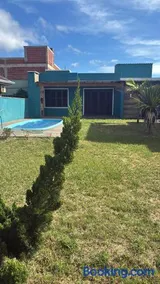 Casa com piscina e próxima ao mar em Imbe - Image 1