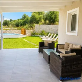 Endless Green Villa - Image 3