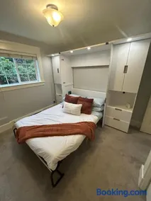 Garden Suite in Colwood - Image 2