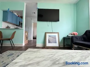 Beautiful RARE Condo 4Bedrooms Near Transportation - Image 4