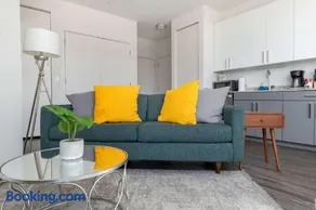 Brand New 2BR Chicago City Escape - Image 2