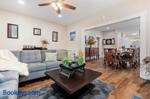 Bungalow Retreat! - Image 1