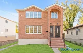 Luxury Guest Home - 10 Min to JFK - Image 1