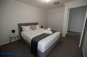 Wagga Apartments #8 - Image 2
