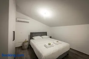 Velora Pool Maisonette - Image 3