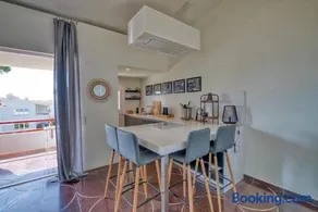 Apartment with pool and tennis courts in Calella de Palafrugell - Image 2