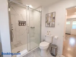 Renovated Upstairs Apartment - Image 5