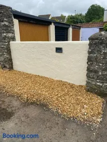 Manor Close - Image 5