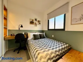 Studio 305 with panoramic pool - close to USP - Image 2