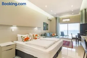 Camps Bay Blue Self-Catering Studios - Image 5