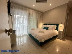 ATLANTIS APARTMENTS - Image 2