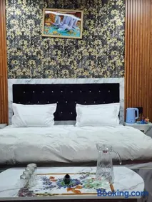 River Side Royale - Image 3