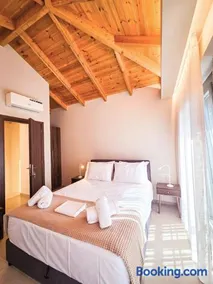 Dimos Residence - Image 3