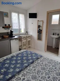 Au Pied du Mur - Image 1