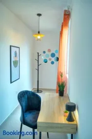 Spacious, bright & modern 3 bedrooms, balcony APIC1-1 - Image 1