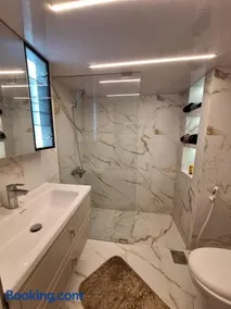 Beirut-hamra unique appartment - Image 4