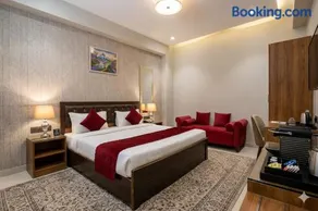 Hotel SPS 2 Min Walk From Kaushambi Metro Station 3-star Hotel Vaishali, Ghaziabad - Image 2