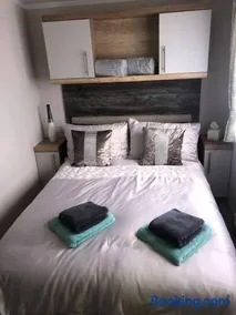 3 bed presitage caravan Doniford Bay - Image 3