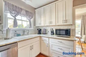 Stay Portland - Charming Portland Home in Hollywood District - Image 3